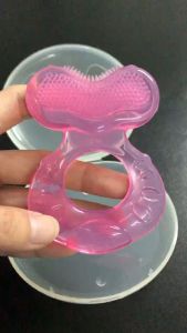 [ 53005 ] Ngậm nướu Nuby hình con cá chất liệu silicone có hộp đựng ( 3m+ )