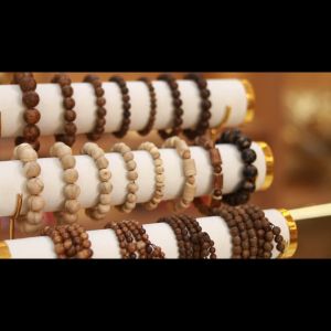 Chuỗi trầm hương HAGA mộc bóng Thời trang phong thủy May mắn bình an - 108 hạt 6ly/8ly