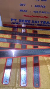 Penggaris Besi Montana Stainless Ukuran 30 cm 1 Pcs