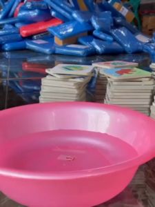 Dekorasi Kantor dengan Sticker Dinding Abstrak