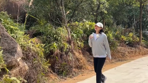 Portable Neck Fan Rechargeable 1500mah Mini Fan High Speed Rechargeable Super Wind Speed Outdoor Ice Pack Digital Display Fan