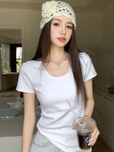 เสื้อยืดคอกลมแขนสั้นทรงสลิมฟิตสำหรับผู้หญิงในช่วงฤดูร้อน ทรงสลิมฟิต เสื้อเชิ้ตทรงเข้ารูปสำหรับผู้หญิง