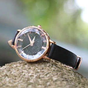 สนูปี้ซิลิโคนนาฬิกา ควอทซ์การ์ตูนสไตล์มินิมอล สำหรับเด็กของแท้สาวน่ารัก นักเรียน หนังสือที่น่ารัก ราคาบริเวณ 320 บาท