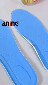 ผู้ชายและผู้หญิงสีฟ้ารังผึ้งดูดซับเหงื่อระบายอากาศพื้นรองเท้านุ่มดูดซับแรงกระแทก 35-46