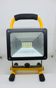 WES W805 LED PORTABLE WORKING/CAMPING LAMP 30W USING 3PCS X 18650 R/BATTERY