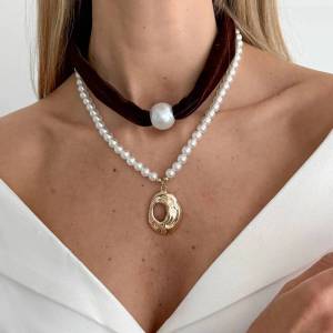 IngeSight.Z 2Pcs Retro Leopard Print Velvet Imitation Pearl Necklace Women 2026 Trendy Geometric Metal Pendant Choker Jewelry