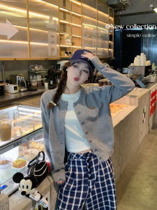 เสื้อคาร์ดิแกนถักสีเทาสำหรับผู้หญิง 2025 ฤดูใบไม้ร่วง/ฤดูหนาวใหม่ ทรงหลวม แขนยาว ปกติ เสื้อคลุมกันหนาวแบบสวมหัว ชุดแฟชั่น