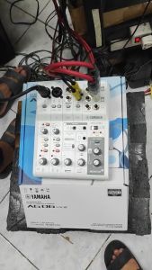 Original Yamaha AG06 MK2 6-channel mixer with USB audio interface (White)