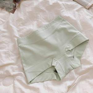 Hi.sweetie🎀[Ready Stock] Mid High Waist Cotton Safety Pants Extra Long Crotch Antibacterial Seamless Safety Pants纯棉四角无痕裤