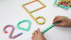 Wonderful Toys Wacky Tracks Snap And Click Fidget Toys Colorful Puzzle Sensory Kids Snake Puzzles Stress Relief