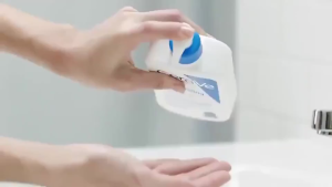 Cerave Daily Moisturizing Lotion for Normal to Dry Skin with Hyaluronic Acid 236ML Long-lasting moisturizing nourishing the skin soothing lotion