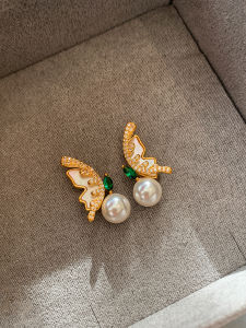 Natural Mother of Pearl French Green Diamond Butterfly Pearl Womens Earrings Luxury Fashion Trendy Jewelry Ear Decorations