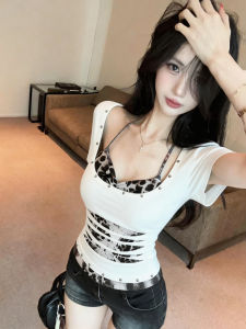 GUZILIAN | Spicy Sweet Two-tone Design Slim Fit Crop Top Tee