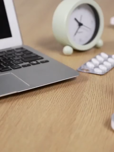 กล่องตลับยา 7 ช่อง 28 ช่อง ตลับยาแบบพกพา มีซีลกันฝุ่น กล่องเก็บยา ใช้ซ้ําได้ กันน้ำและกันความชื้ ส่งสินค้าทุกวัน