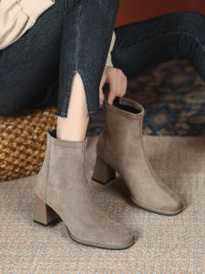 รองเท้าบูทสั้นหนังนิ่มสีกรมท่าสำหรับผู้หญิง หัวเข็มขัด ทรงหัวเหลี่ยม ฤดูใบไม้ร่วง/ฤดูหนาว ส้นสูงปานกลาง รองเท้าบูทหุ้มข้อแบบสวมสบาย
