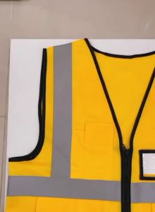 [ออกใบกำกับภาษีได้] เสื้อสะท้อนแสงรุ่นเต็มตัว สีเหลือง มีช่องเสียบบัตรและปากกา (พร้อมส่งในไทย/รวมVatแล้วค่ะ)