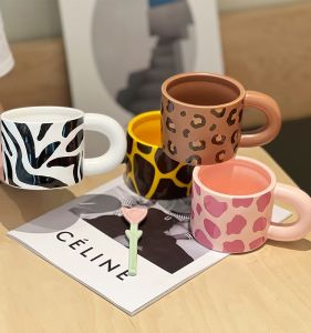 Unique Design Office Coffee Cup Mug Home Breakfast Water Cup for Women Ins Style GiftSouvenir Ceramic Beverage Cup with Handle