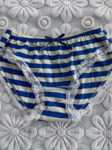Japanese Order Minimalist Striped Lace Trim Mid-Low Waist Womens Briefs Thin Silm Hip-Wrapped Elastic Underwear 5177