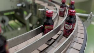 ส่งฟรี !!(เก็บคูปองใต้รูป) แพ็ค 5 ขวด  !! U-MIXS (ยู-มิกซ์) น้ำหวานกลิ่นผลไม้รวมเข้มข้น 60 ML แถมฟรี ปากกา 1 ด้าม ผสมท่อมได้