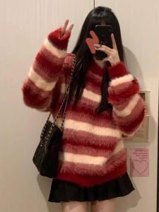 Autumn Red New Style Stripes Long Velvet Soft Glutinous Mink-like Sweater Female Idle Style Heart Brooch Knitwear Tops