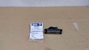 [Price for 1unit] Proton Gen2 Old Persona Genuine Number Plate Lamp Lampu Nombor Belakang PW546065