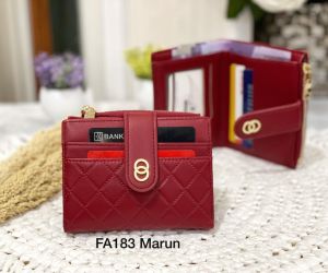Dompet kartu wanita