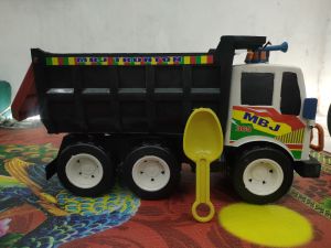 TRUK JUMBO UKURAN PALING BESAR
