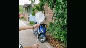 Alat Pemetik Buah Tongkat Pohon Panjang Telescopic Petik Buah Fruit Picker & Gergaji Ranting Pohon