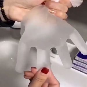 Găng tay cao su dùng 1 lần Victoria TPE siêu dai không thấm nước Hộp 100 chiếc Bao tay cao su Latex an toàn tiện lợi (chọn size M hoặc L)