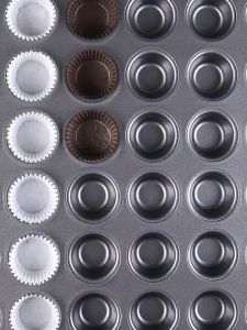 24 Holes Kitchen Baking Mini Muffin Tray Mini Cup Cake Baking Pan Non-stick Easy-to-clean