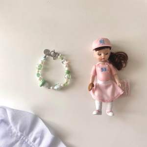 Morethanyoursee | Baby Green Bracelet สร้อยข้อมือลูกปัดแก้วมูราโน่ มุกน้ำจืดงานแฮนด์เมดทำมือ