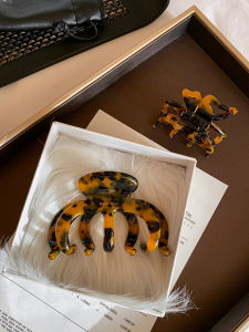 CAFFTI | Tortoiseshell Retro Acetate Hair Clip