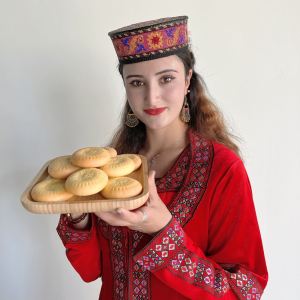 Handmade Xinjiang Oil Cake Milk Cake Delicious Taste Instant Ready-to-Eat Dessert Snack from Mainland China 1000g Packaging