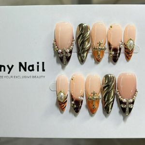Soft Goth False Nails Nude Base Metal Cross Pearl Rhinestone Design Press On Nails ABS Lightweight Smooth Edge Comfortable For T