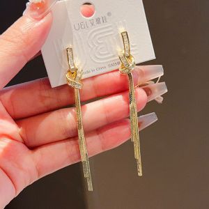 Elegant Simple Long Gold Tassel Earrings Fashionable Minimalist Design Luxury Feel Silver Needle Ear Jewelry for Women