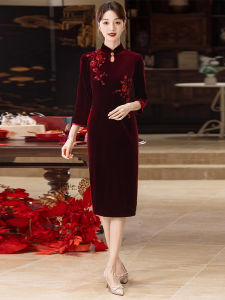 Vintage Elegant Autumn Velvet Improved Cheongsam Mid-length Mother Wedding Banquet Dress