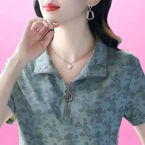 High Quality Zipper Short Sleeve Lapel T-shirts Women Korean Style New Version Stand Collar Middle age Lady Sport Polo Shirt Plus Size Tops Loose