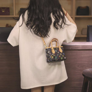 White Work Bag Womens 2025 New Style Luxury Small Tote Handbag Autumn Winter Crossbody Handle City Chic Pure E-commerce