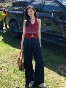 เสื้อกั๊กถักสีแดง แขนยาว ทรงหลวม สำหรับผู้หญิง ดีไซน์ดอกไม้สามมิติ เซ็กซี่ คอวี กระโปรงสั้น ฤดูใบไม้ร่วง 2024