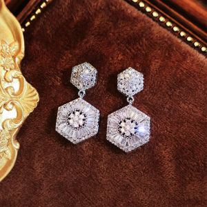 SEQUITO Luxury Ladies Silver Plated Ear Jewelry Pave Hexagonal Radiant AAA Cubic Zircon Snowflake Drop Earrings for Gorgeous Evening Gown SE1051