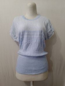 Blouse rajut wanita