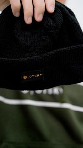 Otsky Beani Font Logo: Desain Kualitas Tinggi untuk Produk E-commerce