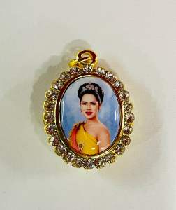 ล็อกเก็ตเข็มกลัด พระพันปีหลวง พระบรมฉายาลักษณ์ขนาดจิ๋วขนาด2.0*2.5