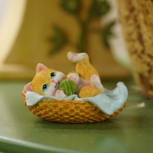 Cute Cartoon Rabbit Phone Stand Office Desktop Decoration Lazy Persons TV Series Watching Tool Gift Small Ornament Animal Resin