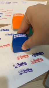 ตรายางตรวจแล้วหมึกในตัว Flash Stamp (รุ่น2/1ไทย) ด้ามสปริงคละสี ขนาด 1.1x3.3 cm (หมึกปั๊มกระดาษ)