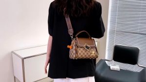 Tas Premium Foxjazz: Tas Selempang Wanita Import Terkini