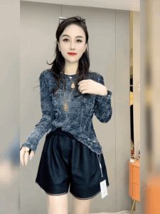 เสื้อยืดคอกลมแขนยาวผ้าฝ้ายผสมสไตล์เกาหลีสไตล์ฝรั่งเศสแฟชั่นฤดูร้อนสำหรับผู้หญิง ทรงเข้ารูป เสื้อชั้นในแบบลำลอง