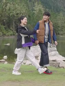 《302》Crocs DUET MAX CLOG Beach Shoes Outdoor Bag Sandals Anti-slip Lightweight Suitable for Travel 208776