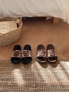 XIXITIAO High-end Fashion Leopard Print Slippers for Women Cute Red Hat Dog Internet Celebrity Summer Outdoor Soft Sole Beach Sandals ins