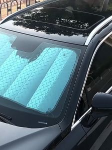 ด้านหน้ารถยนต์ ที่กันแดด บังแดดรถยนต์ ที่บังแดดกระจกหน้ารถยนต์ ร่มกันแดดในรถยนต์ ม่านกันแดดรถยนต์ กันUV บังแดด